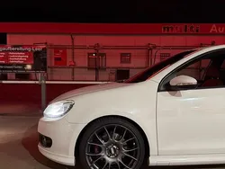 Weiß Gebraucht 2011 VW Golf VI Sport Kleinwagen | 7.650 € (Teuer)