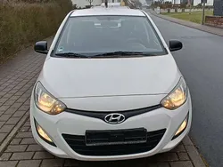 Weiß Gebraucht 2013 Hyundai i20 Classic Limousine | 2.500 € (Guter Preis)