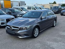 Grau Gebraucht 2016 Mercedes CLA200 Shooting Brake Kombi | 13.100 € (Fairer Preis)