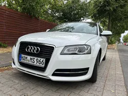 Weiß Gebraucht 2011 Audi A3 Sportback Attraction Limousine | 10.500 € (Etwas zu teuer)