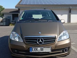Braun Gebraucht 2011 Mercedes A180 Van / Kleinbus | 7.600 € (Etwas zu teuer)