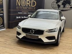 Ice white solid Gebraucht 2022 Volvo V60 Kombi | 28.850 € (Fairer Preis)