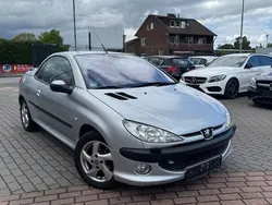 Lackierung aluminiumgrau/meta Gebraucht 2003 Peugeot 206 CC Platinum Cabrio | 1.200 € (Guter Preis)