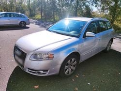 Silber Gebraucht 2004 Audi A4 Kombi | 2.800 € (Fairer Preis)