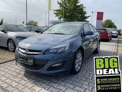 Azur blau Gebraucht 2016 Opel Astra Style Kombi | 8.411 € (Etwas zu teuer)