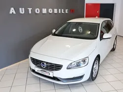 Weiß Gebraucht 2015 Volvo V60 Business Edition Kombi | 13.800 € (Fairer Preis)