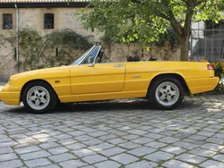 Gelb Gebraucht 1992 Alfa Romeo Spider Cabrio | 21.500 €