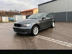 Grau Gebraucht 2008 BMW 116 Kleinwagen | 3.200 €