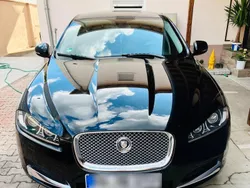 Schwarz Gebraucht 2013 Jaguar XF Limousine | 15.000 € (Teuer)