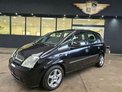 Schwarz Gebraucht 2004 Opel Meriva Van / Kleinbus | 2.450 € (Teuer)