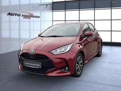 Red mc. Gebraucht 2020 Toyota Yaris Hybrid Club Limousine | 17.870 € (Fairer Preis)