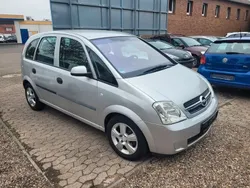 Silber Gebraucht 2004 Opel Meriva Basis Van / Kleinbus | 1.980 € (Etwas zu teuer)