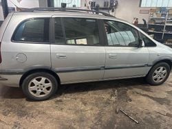 Grau Gebraucht 2003 Opel Zafira Van / Kleinbus | 999 € (Superpreis)