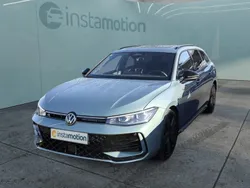 Grün Gebraucht 2024 VW Passat R-line Kombi | 50.170 €