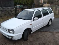 Weiß Gebraucht 1998 VW Golf IV Kombi | 3.000 € (Etwas zu teuer)