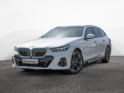 Mineralweiss Gebraucht 2025 BMW 520 M Sport Kombi | 52.900 € (Guter Preis)
