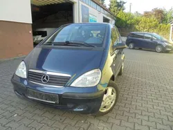 Blau Gebraucht 2002 Mercedes A140 Van / Kleinbus | 1.700 € (Fairer Preis)