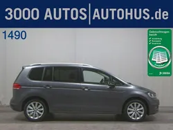 Grau Gebraucht 2019 VW Touran IQ Drive Van / Kleinbus | 19.980 € (Guter Preis)