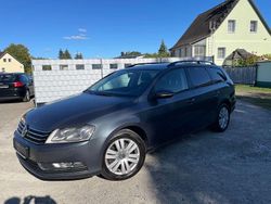 Grau Gebraucht 2011 VW Passat Kombi | 7.890 € (Fairer Preis)