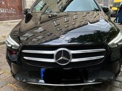 Schwarz Gebraucht 2019 Mercedes B200 Progressive Van / Kleinbus | 18.300 € (Fairer Preis)