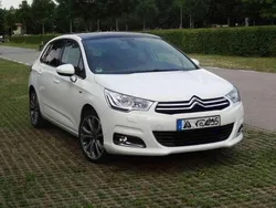 Weiß Gebraucht 2011 Citroën C4 Exclusive Limousine | 3.500 € (Superpreis)