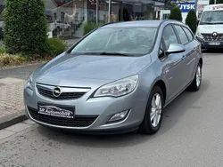 Silber Gebraucht 2011 Opel Astra Edition Kombi | 2.600 € (Guter Preis)