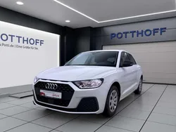 Weiß Gebraucht 2021 Audi A1 Sportback Comfort Kleinwagen | 15.450 € (Guter Preis)