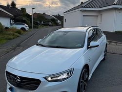 Weiß Gebraucht 2017 Opel Insignia OPC Kombi | 14.000 € (Teuer)