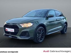 Distriktgrün metallic Gebraucht 2024 Audi A1 Basis Limousine | 22.440 € (Fairer Preis)