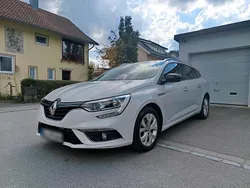 Weiß Gebraucht 2018 Renault Mégane GrandTour LIMITED Kombi | 12.350 € (Fairer Preis)