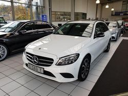 Weiß Gebraucht 2019 Mercedes C180 Avantgarde Limousine | 23.900 € (Fairer Preis)