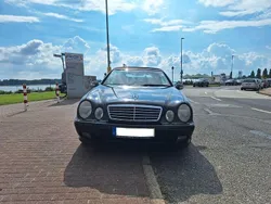 Schwarz Gebraucht 2002 Mercedes CLK200 Elegance Cabrio | 5.850 €