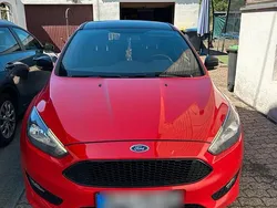 Rot Gebraucht 2018 Ford Focus ST-Line Limousine | 12.500 € (Guter Preis)