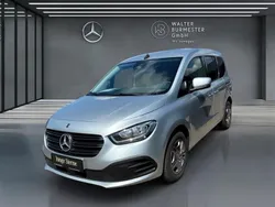 Helvinsilber metallic Gebraucht 2024 Mercedes T180 Style Van / Kleinbus | 29.990 € (Etwas zu teuer)