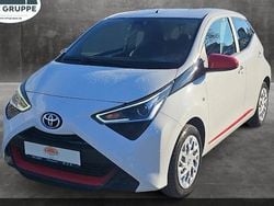 Weiß Gebraucht 2019 Toyota Aygo X-play Kleinwagen | 9.990 € (Guter Preis)