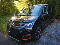 Schwarz Gebraucht 2023 Citroën Berlingo XTR Van / Kleinbus | 22.500 € (Superpreis)