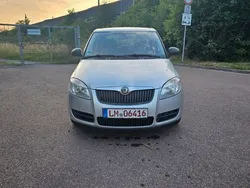 Silber Gebraucht 2009 Skoda Fabia Limousine | 2.299 € (Fairer Preis)