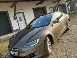 Braun Gebraucht 2017 Tesla Model S Kleinwagen | 25.900 € (Teuer)