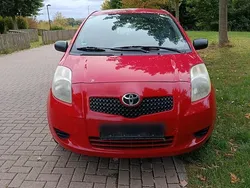 Rot Gebraucht 2008 Toyota Yaris Limousine | 1.650 € (Guter Preis)
