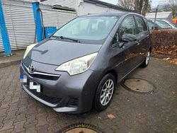 Grau Gebraucht 2012 Toyota Verso-S Van / Kleinbus | 3.990 € (Superpreis)