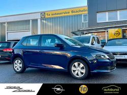 Blau Gebraucht 2015 Skoda Fabia Ambition Limousine | 6.990 € (Guter Preis)