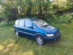 Blau Gebraucht 2001 Opel Zafira Van / Kleinbus | 1.599 €