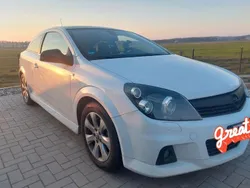 Weiß Gebraucht 2010 Opel Astra GTC Coupé | 4.000 € (Fairer Preis)