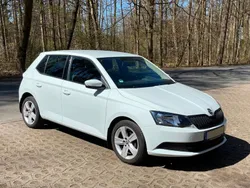 Weiß Gebraucht 2017 Skoda Fabia Active Limousine | 7.999 € (Fairer Preis)