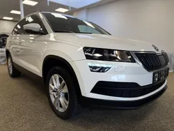 Weiß Gebraucht 2020 Skoda Karoq SUV | 19.990 € (Superpreis)