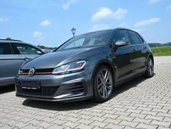 Grau Gebraucht 2019 VW Golf VII GTI Limousine | 23.700 € (Fairer Preis)