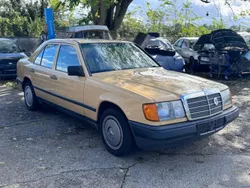 Gelb Gebraucht 1987 Mercedes 200 Limousine | 7.900 €