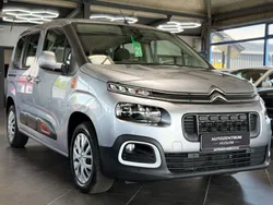 Grau Gebraucht 2021 Citroën Berlingo Feel Van / Kleinbus | 16.990 € (Fairer Preis)