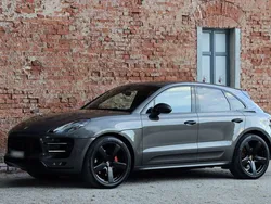 Grau Gebraucht 2015 Porsche Macan Turbo Chrono SUV | 38.398 € (Superpreis)