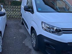 Weiß Gebraucht 2022 Citroën Berlingo PureTech Van / Kleinbus | 8.700 € (Fairer Preis)